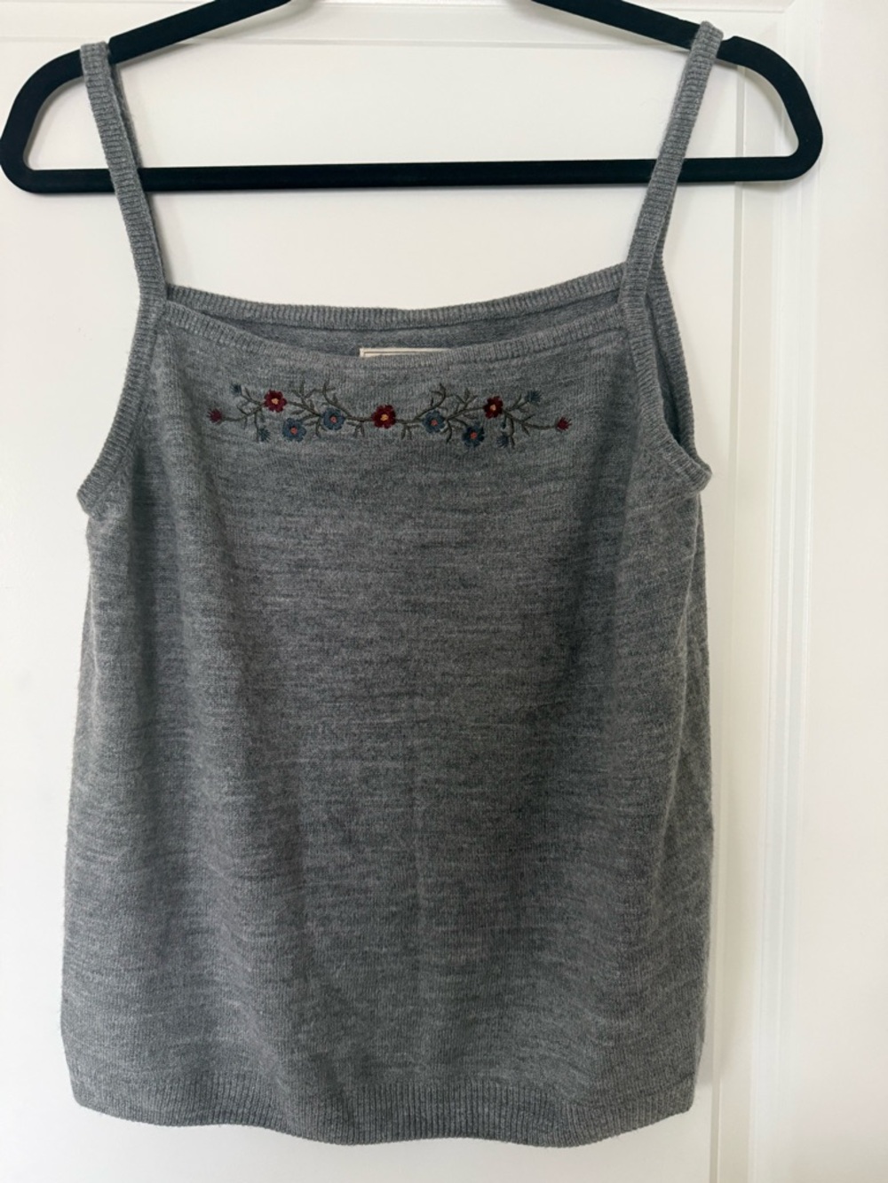 Aeropostale Gray Knit Floral Embroidered Cami